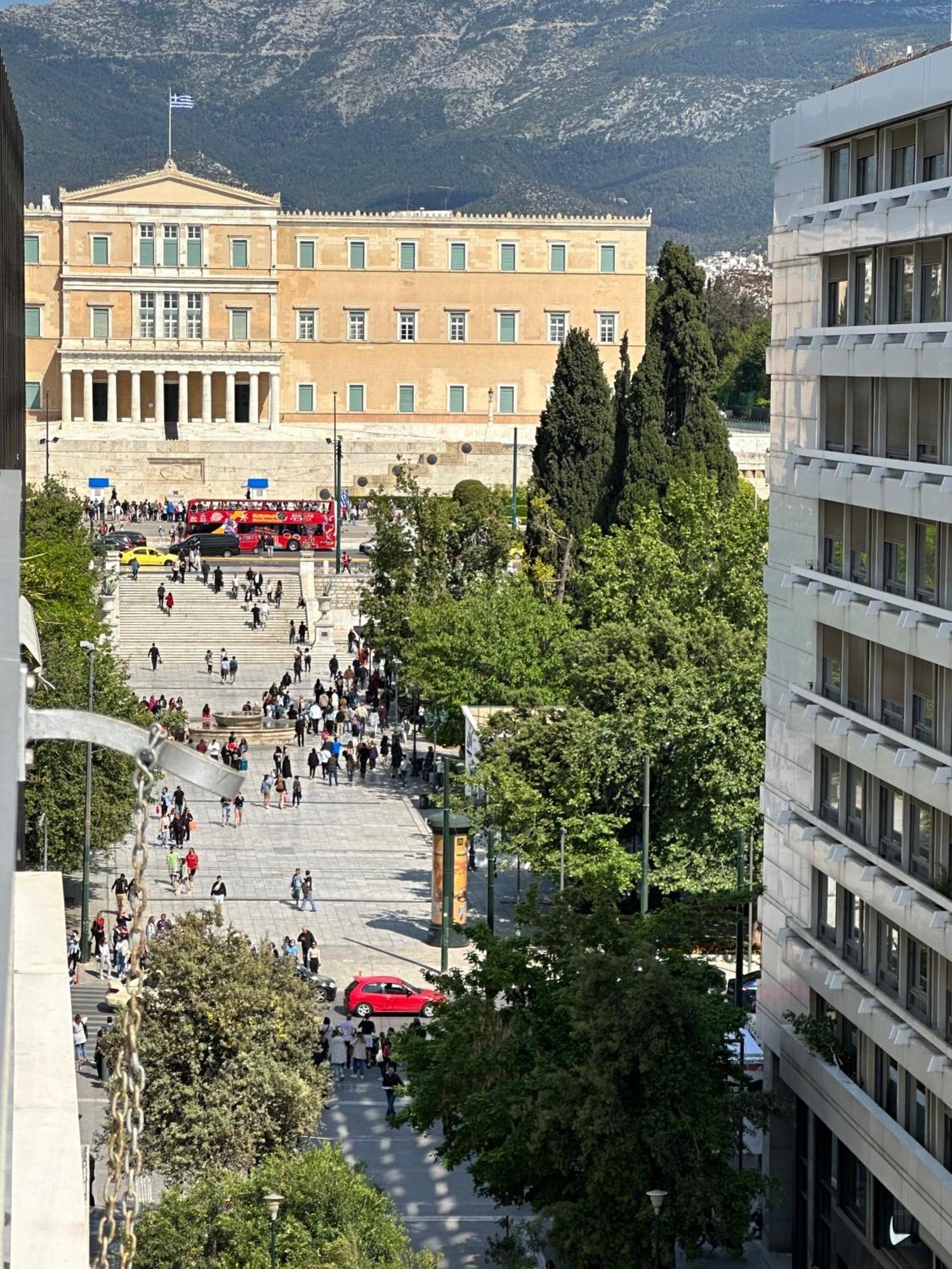 2 Bd Apt In Syntagma With Acropolis View Atenas Exterior foto